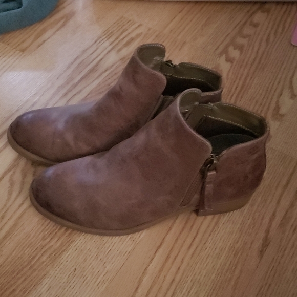 Too big - Picture 2 of 4